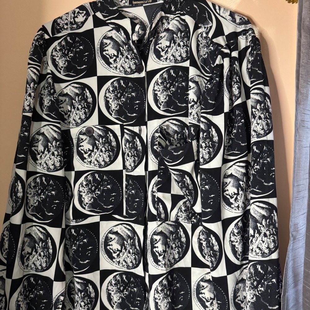 Tops - Picture 3 of 3